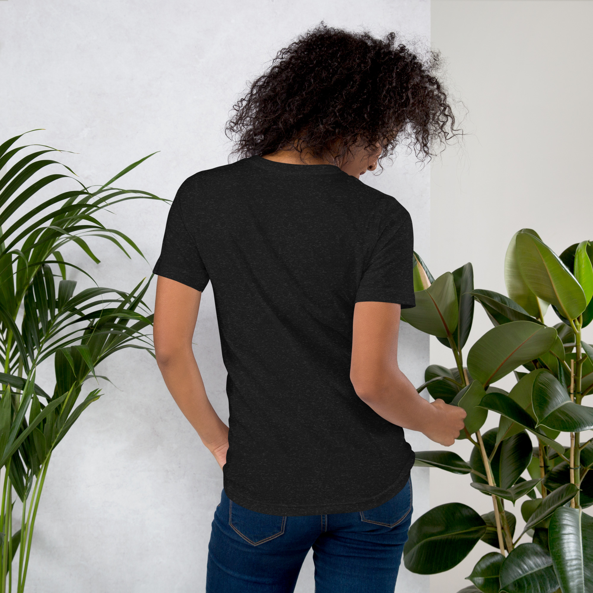 Camiseta de manga corta unisex con logo de Imperio Angèle estampado. - Imagen 2